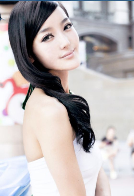 Ngắm ba vòng bốc lửa của người mẫu xe Trung Quốc