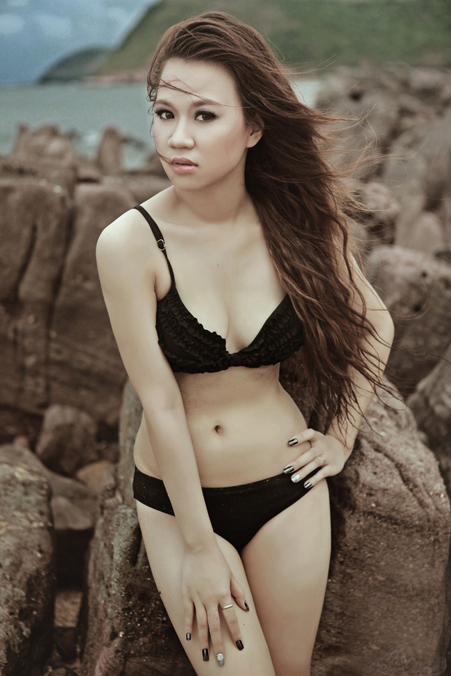 Ngăm cô gái thiếu nữ thành vinh