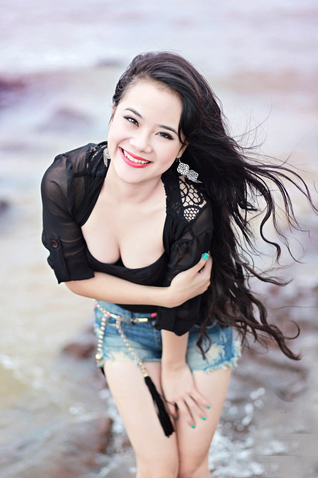 Ngăm cô gái thiếu nữ thành vinh