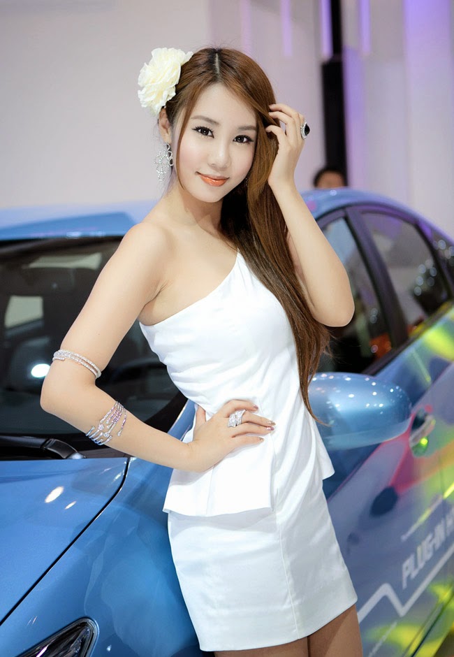 Ngắm gái hàn xinh đẹp khoe vòng 1 căng tròn