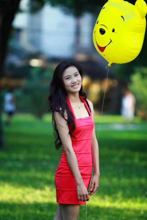 Ngắm hot girl xinh đẹp của đại học Thương Mại