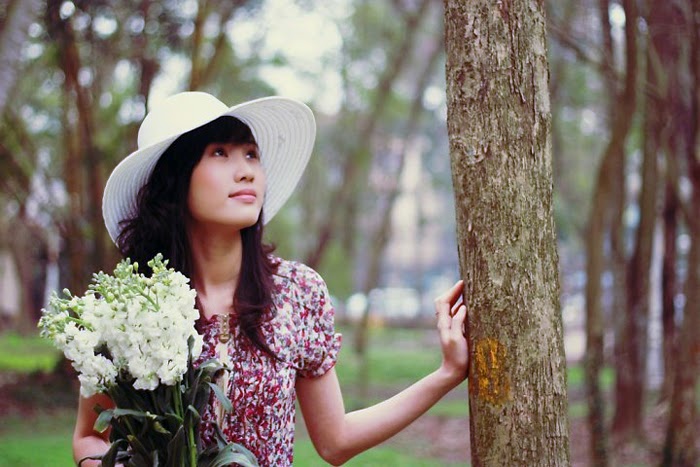 Ngắm hot girl xinh đẹp của đại học Thương Mại