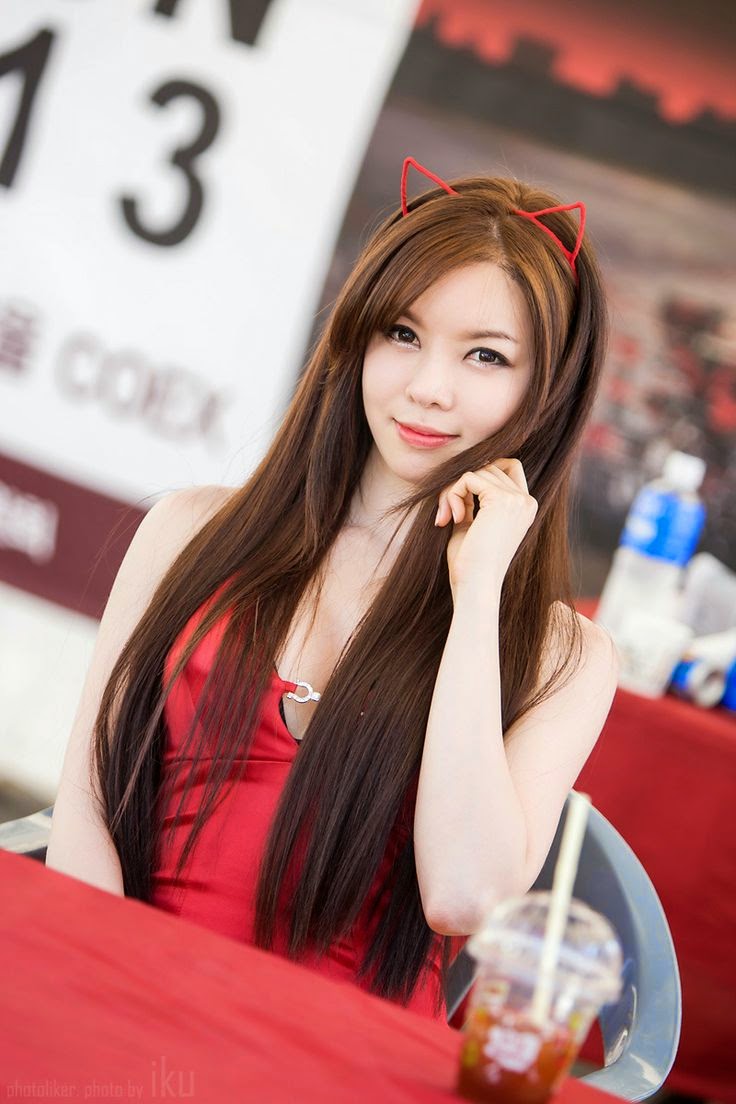 Ngắm người đẹp chân dài gợi cảm khoe hàng