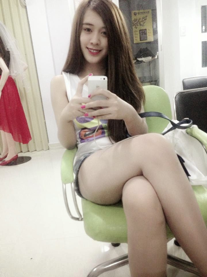 Ngắm những cô nàng khoe đường cong gợi cảm nhất