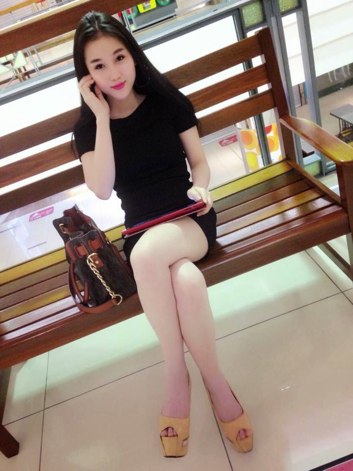 Ngắm những cô nàng khoe đường cong gợi cảm nhất