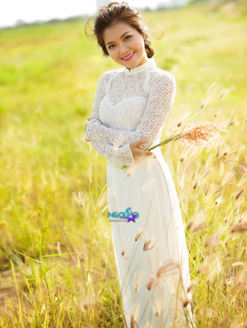 Ngắm Thanh Ngọc đẹp lạ sau hôn nhân