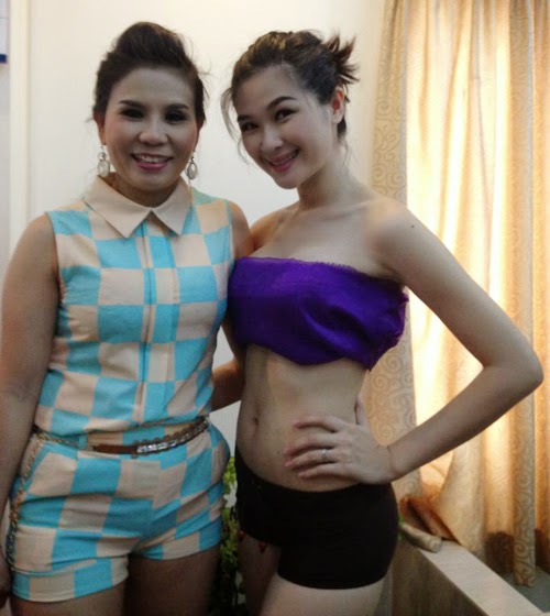 Ngắm vòng eo thon của chân dài Việt