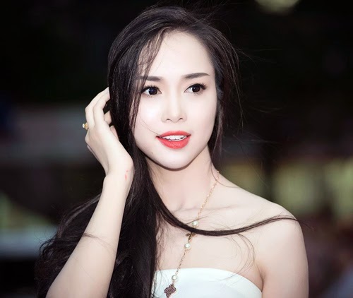 Ngọc Anh gây "ám ảnh" vì quá xinh đẹp