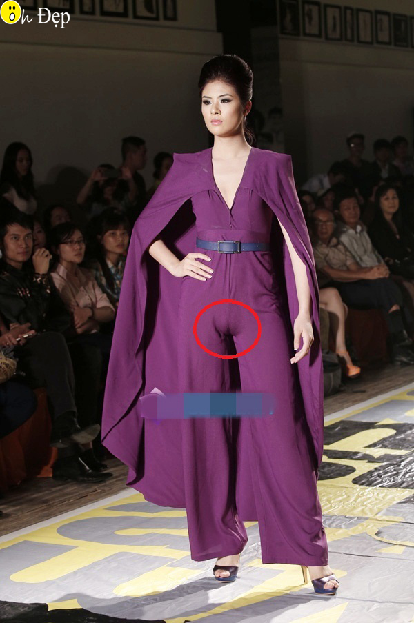 Ngọc Hân kín bưng mà vẫn để lộ tam giác