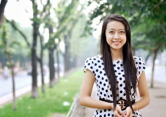 Người đẹp chân dài ái khôi đại học Ngoài Thương