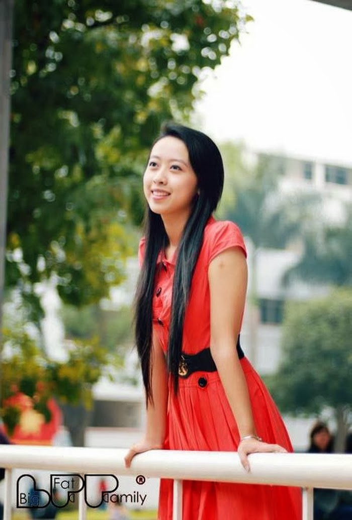 Người đẹp chân dài ái khôi đại học Ngoài Thương