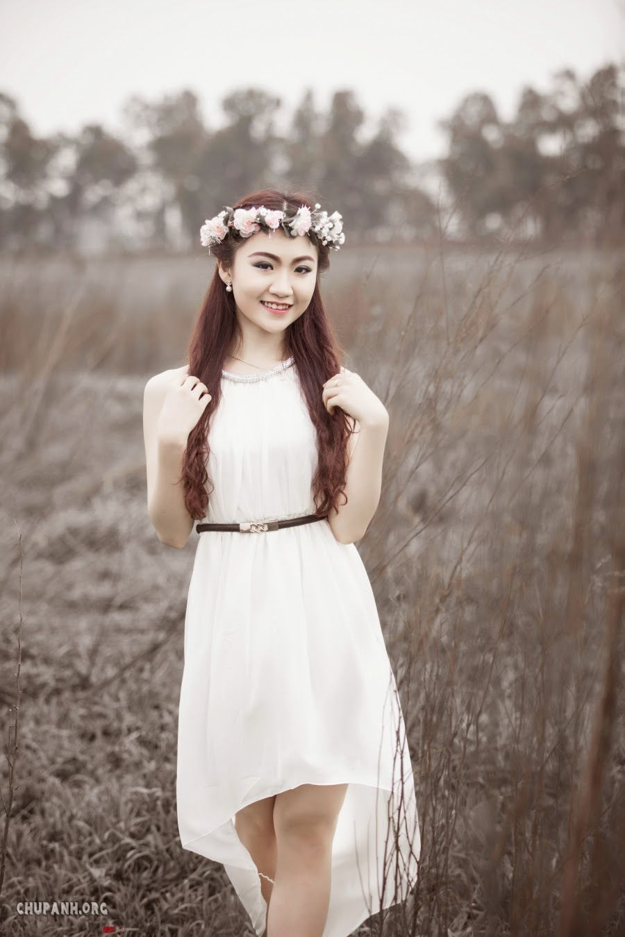 Người đẹp giữa rừng hoang