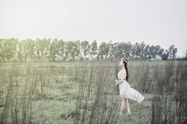 Người đẹp giữa rừng hoang