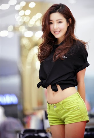 Người mẫu châu á xinh đẹp nóng bỏng gợi cảm