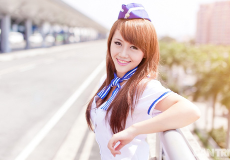 Nguyễn Thị Ánh Tuyết hóa thân thành nữ tiếp viên hàng không