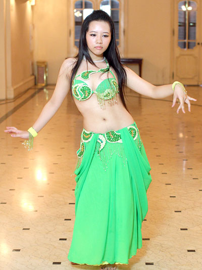 Nhiều hot girl thử thách cùng bước nhảy