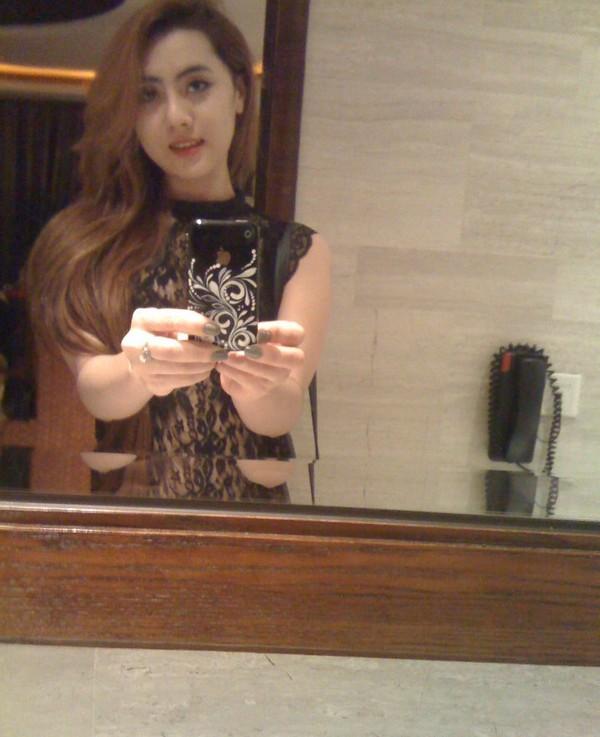 Nhìn khuôn mặt em này rất là phê