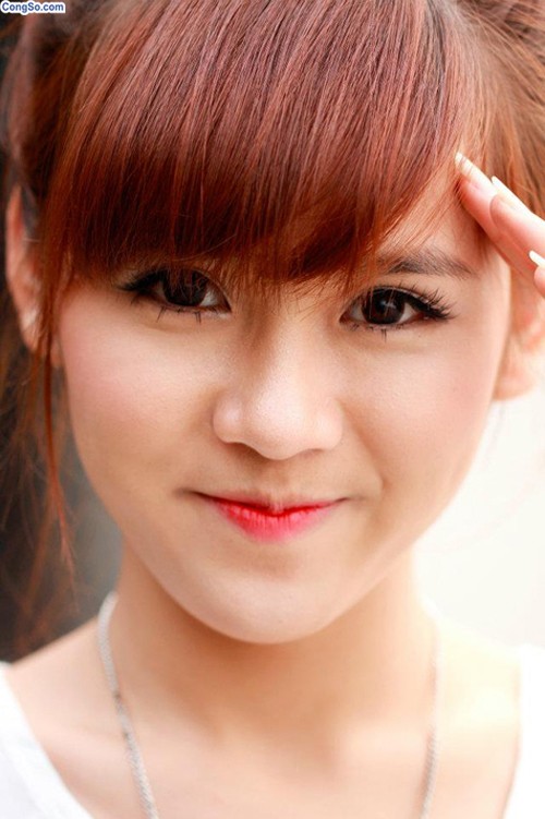 Những hot girl sở hữu đôi mắt biết cười