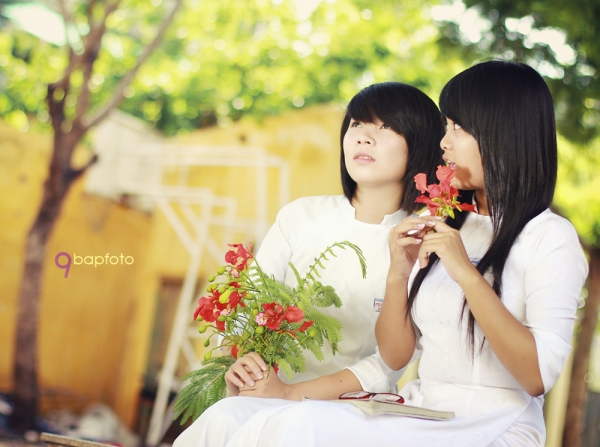 Những nụ cười trở lại