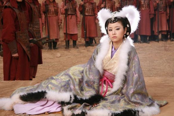 Những tạo hình cổ trang đẹp mỹ miều của Lâm Tâm Như