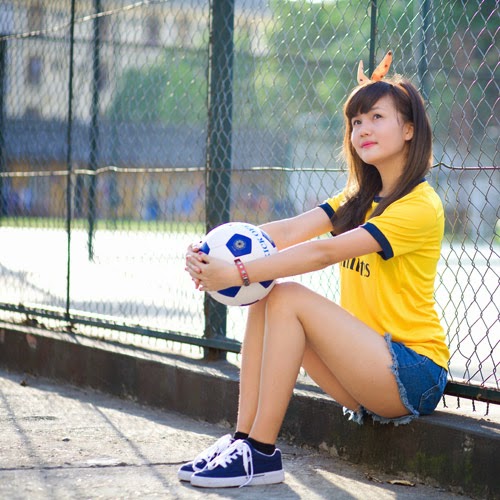 Nữ sinh dân tộc Mông đẹp như thiên thần