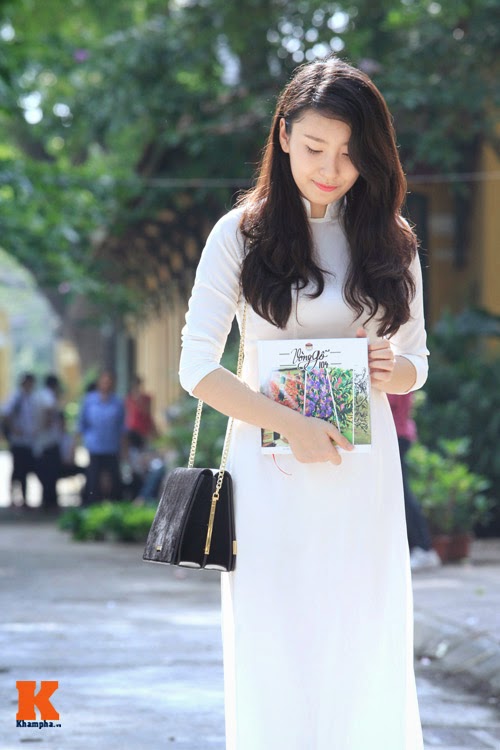 Nữ sinh Hà Nội đẹp như hot girl
