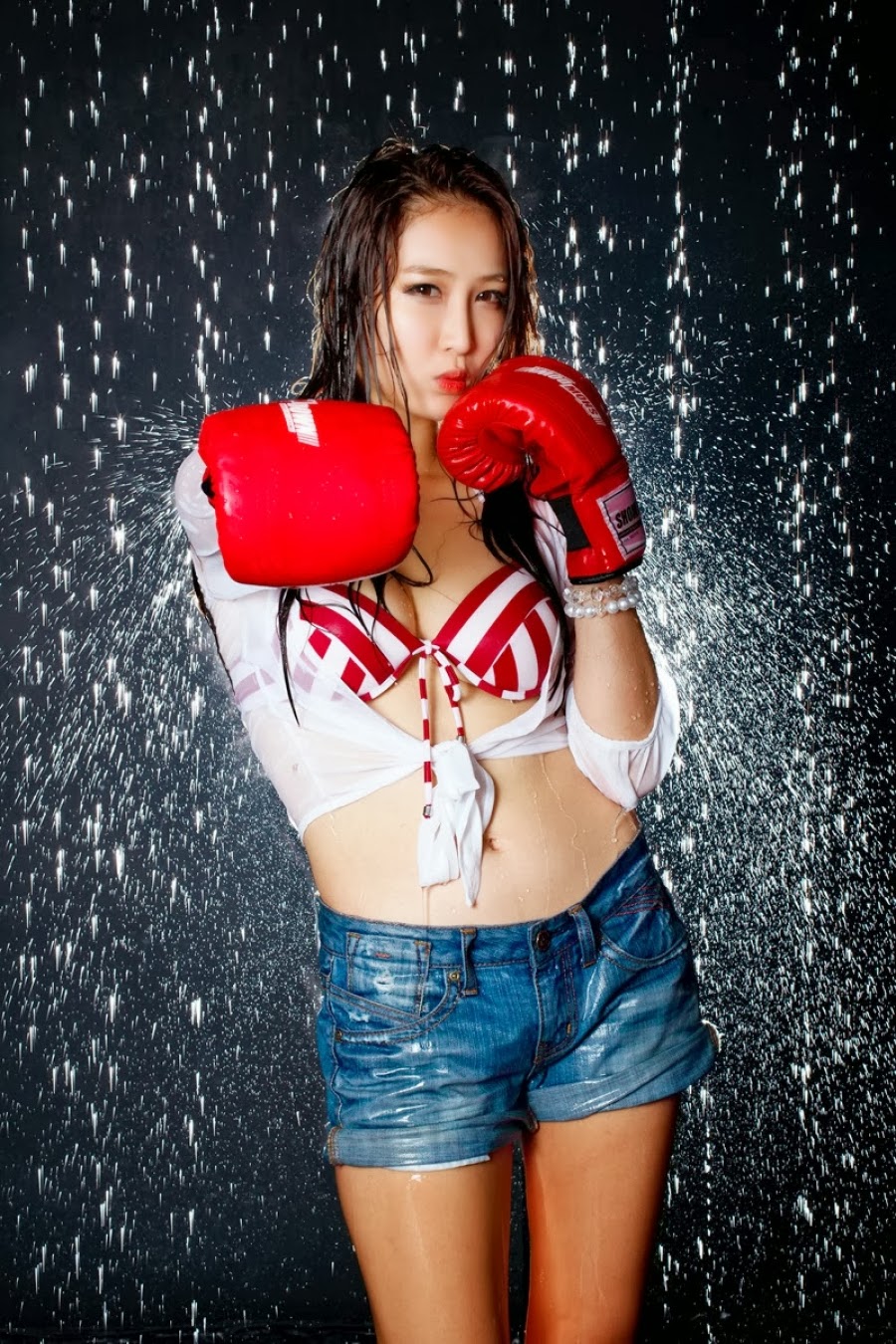 Nữ võ sỹ xinh đẹp gợi cảm quyến rủ