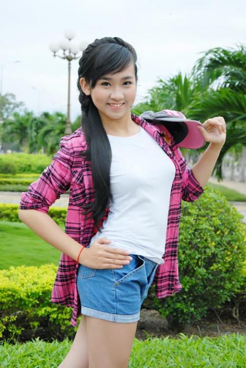 Thí sinh Miss Teen bị chê mặc xấu