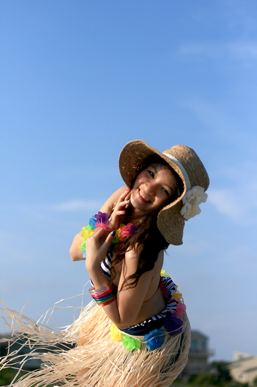 Thủy top và bộ ảnh Bikini