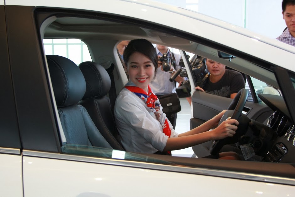 Vẻ đẹp trong sáng của hoa hậu Việt Nam 2012 - Đặng Thu Thảo