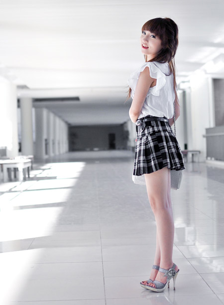 Xinh xắn , đáng yêu, hok đỏng đảnh